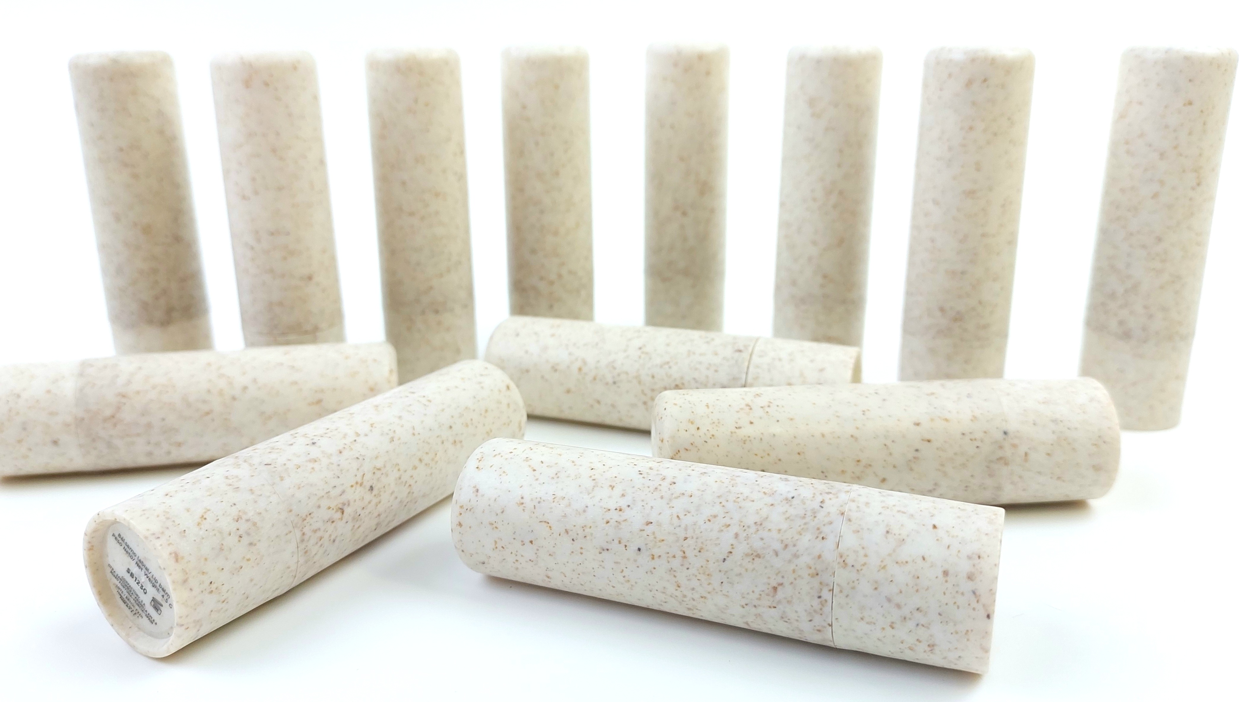 помады с логотипом